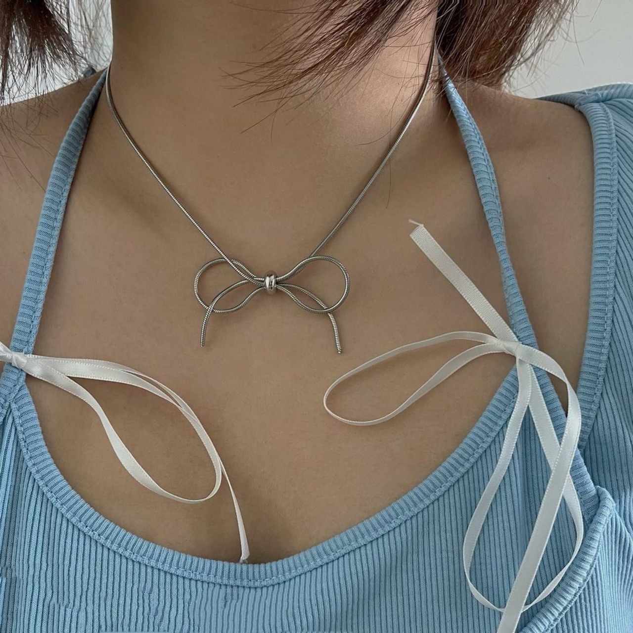 Simple bow necklace women's simple elegant temperament niche design necklace cold style fashion all-match clavicle chain