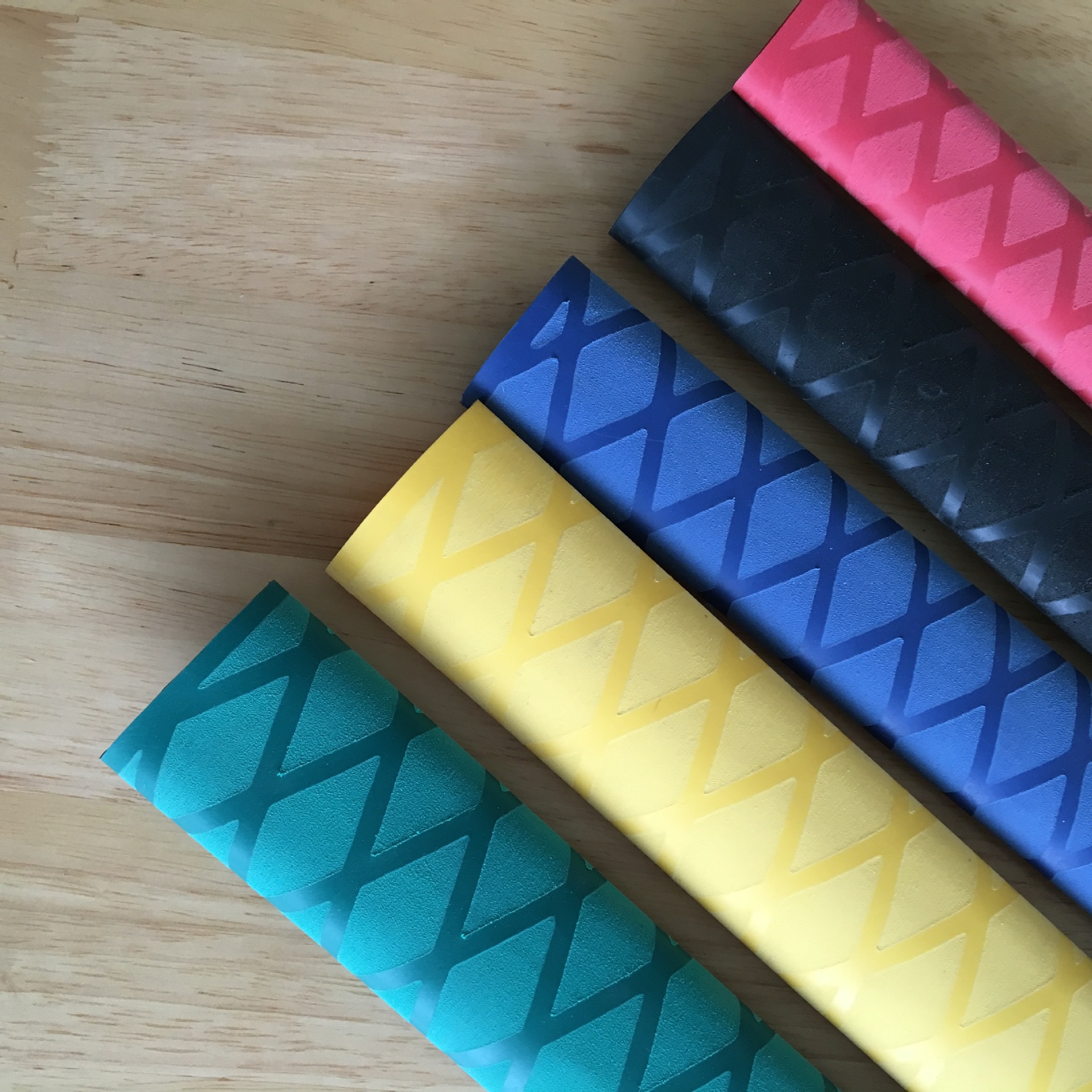 Picture of Fishing Rod Anti-electric Handlebar Cover Heat Shrink Tube Color Handlebar Winding Sweat Belt Fishing Rod Winding Handlebar with Anti-electric Handlebar