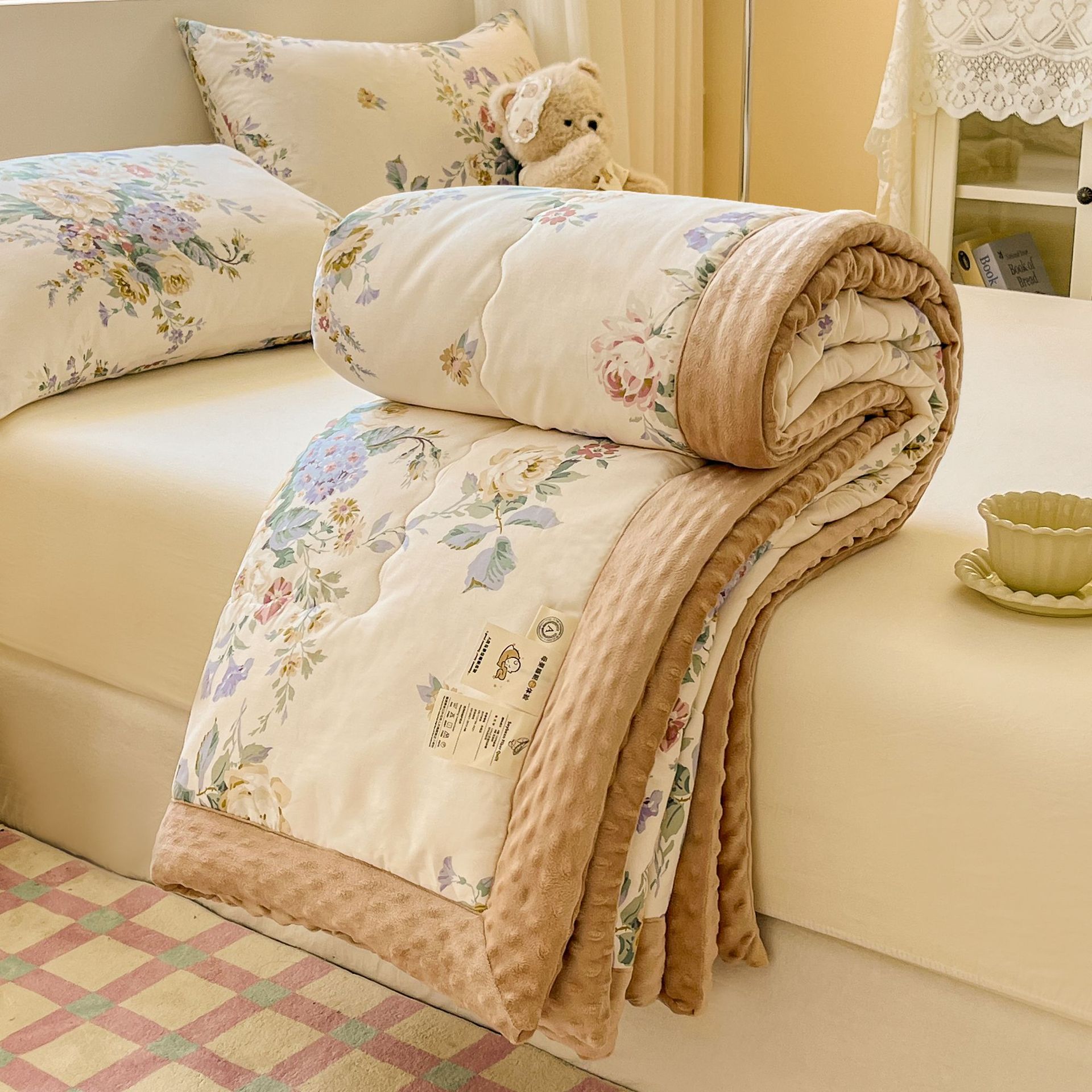 Picture of Class A cotton pea quilt household skin-friendly single double spring and autumn quilt thickened warm winter quilt thin air conditioning quilt wholesale