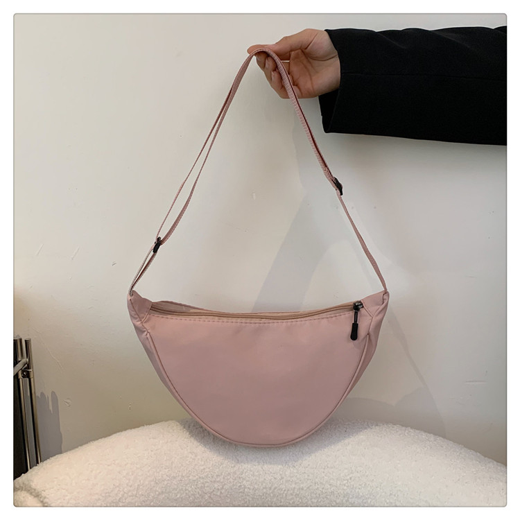 Picture of Messenger bag Fashion Women's shoulder bag cross-border new crossbody chest bag lightweight simple mobile phone change small bag