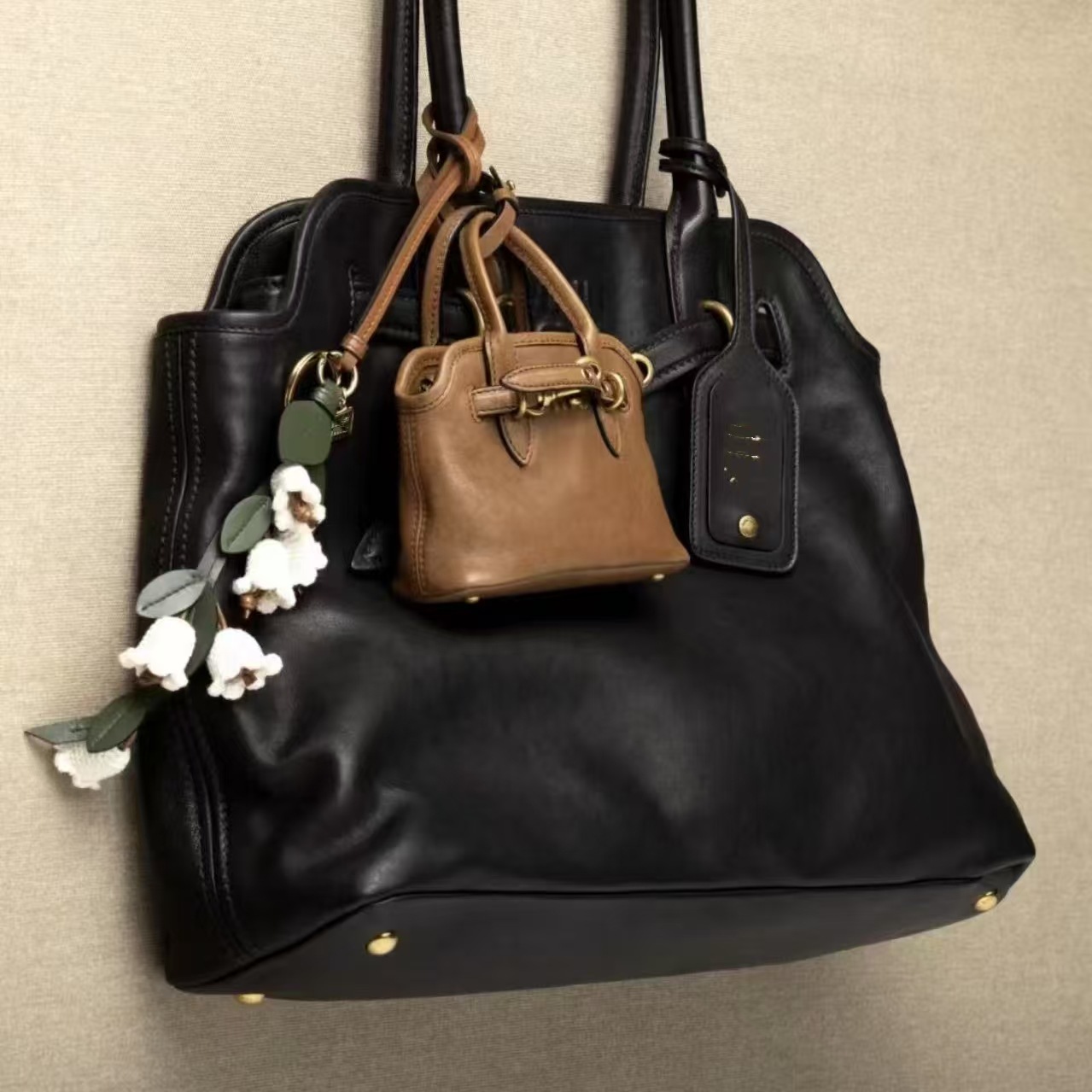 2025 New Large Capacity Underarm Tote Bag Ins Cyber Celebrity Same Style Niche Retro All-match Handbag High-end Sense