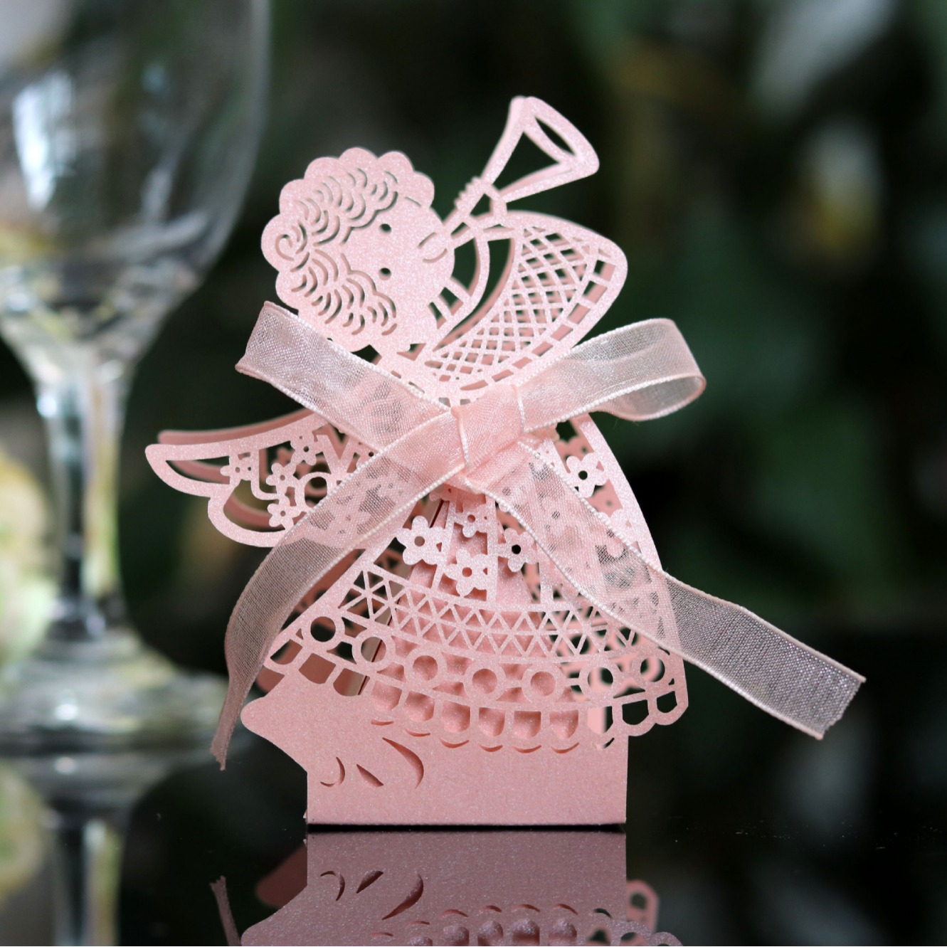 Picture of Direct selling wedding beautiful girl box cutting hollow holiday candy box pink girl chocolate carton wholesale
