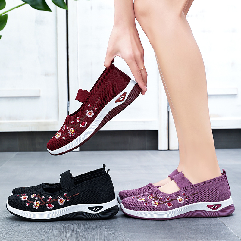 Picture of Old Beijing Cloth Shoes Women's 2025 New Summer Shallow Mouth Shoes Women's Casual Moms Shoes Slip-on Lazy Shoes