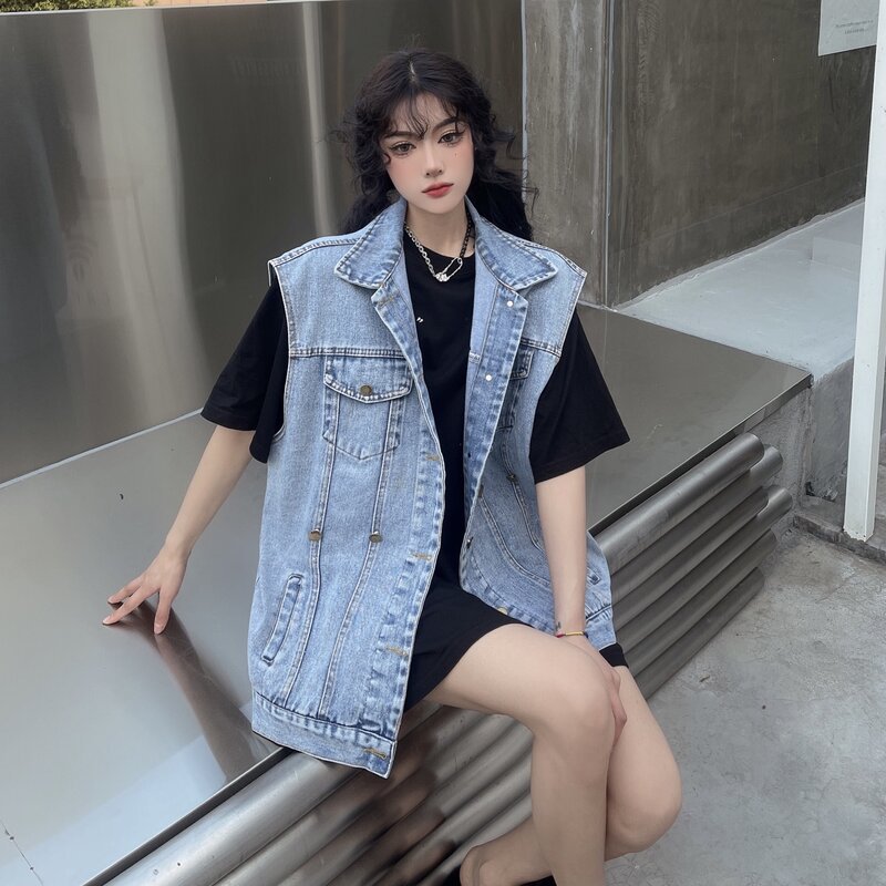Picture of Real Shot of Spring 2025 New Loose Slimming Look Vest Trendy Style Sense of Design Design Waist Adjustable Denim Jacket