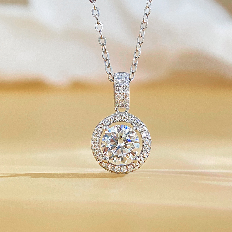 Cross-Border Hot-Selling Tiktok Trendy Fashion S925 Silver Pendant Women's Round Moissanite Elegant Collarbone Chain Necklace
