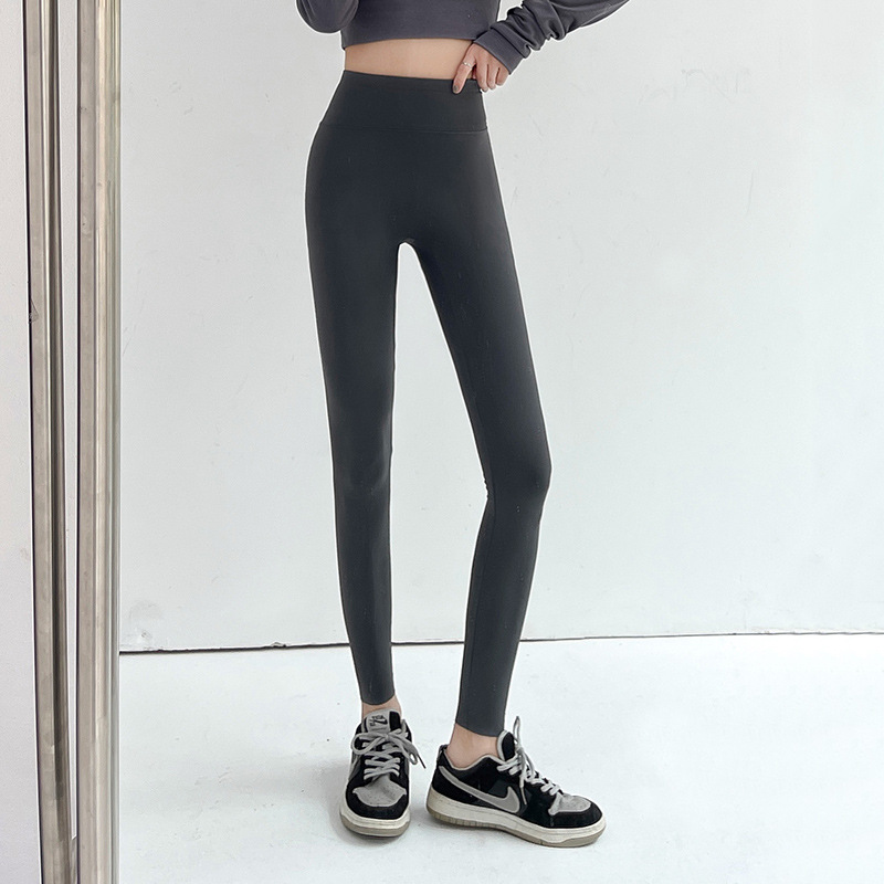 Picture of Spring and Autumn 2025 New Backless Shark Pants High Elastic Peach Butt Pants Breathable Zero Feel Yoga Pants Sports Women's Bottoming