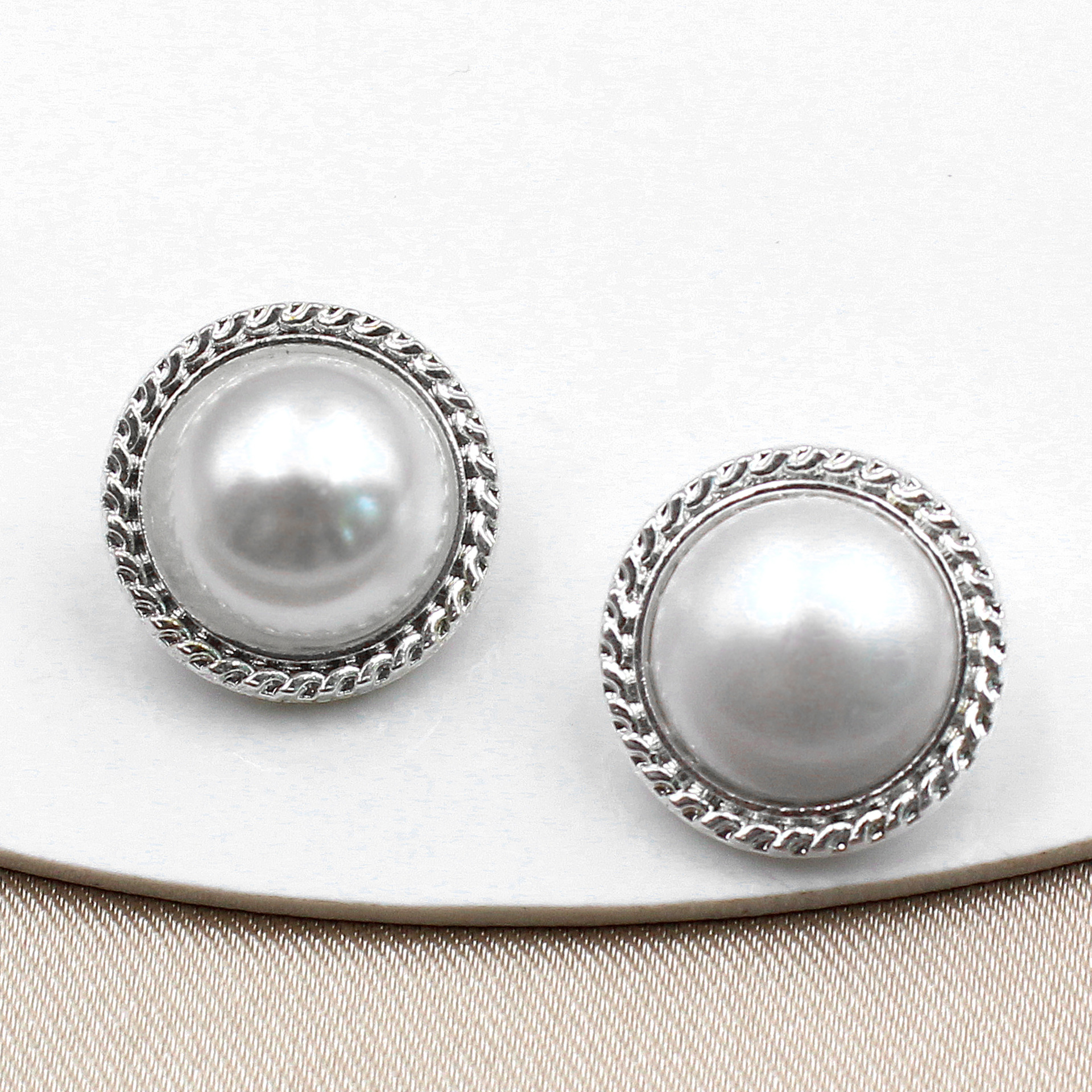 Korean-style Pearl Metal Button Boutique Exquisite Small Shirt Button Twist Round Edge Small Pearl Scratch-resistant Faux Shell Buckle