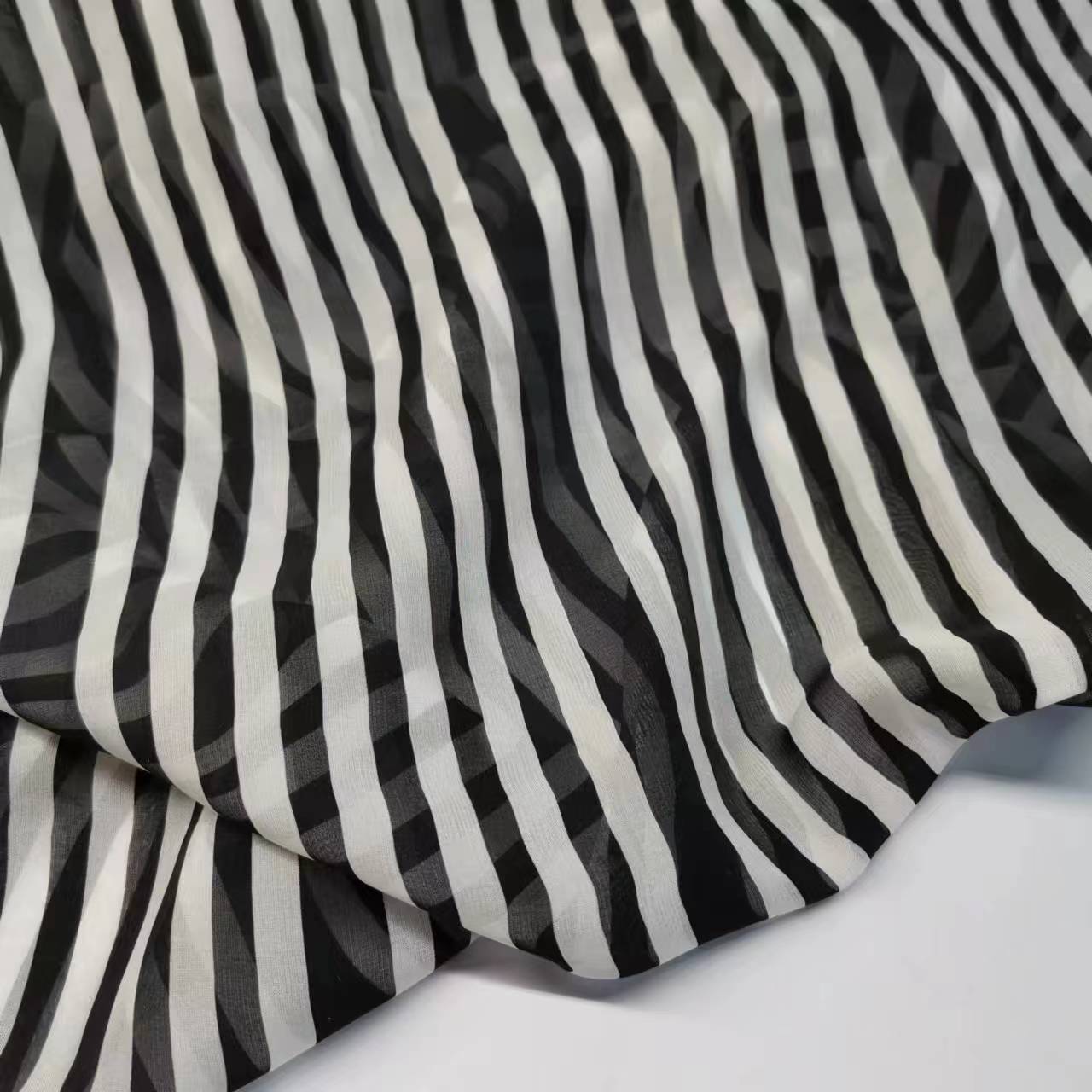 Picture of 100% Silk Stripesd Wide Chiffon Fabric 7mm Silk Chiffon Dress Silk Scarf Fabric