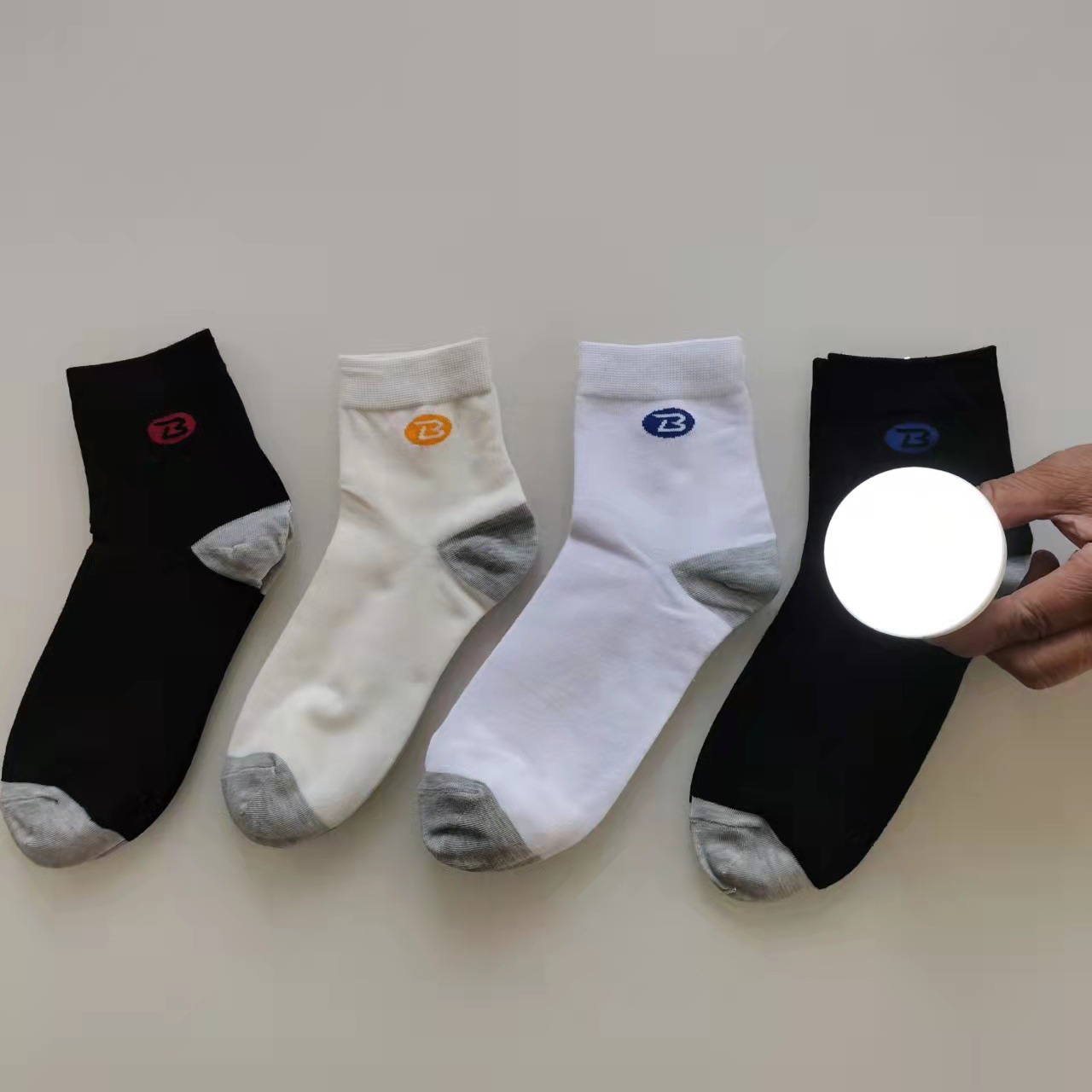 Industrial manufacturers run Jianghu will sell socks conductive socks comments gifts anti-static socks middle-aged and elderly magnetic socks