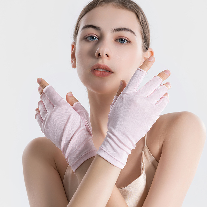 Picture of Huaye Silk Half-Finger Sun Protection Gloves for Men and Women with Touch Screen and Non-Slip 100% Mulberry Silk Fabric Thin Skin Care Gloves