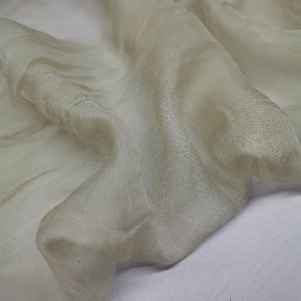 100% Silk Yarn 4.5mm Fabric Pure Color Silk Satay Chiffon Dress Silk Scarf Fabric