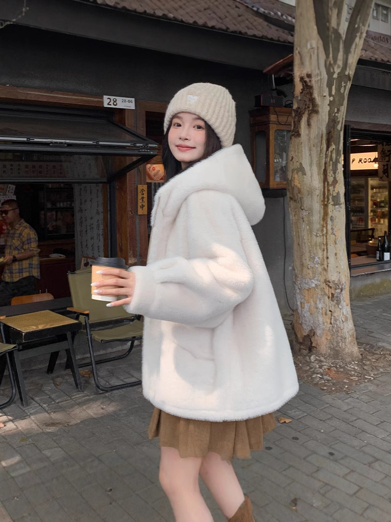 Autumn and winter new fur coat women's imitation mink velvet environmental imitation fur fur coat thickened hooded collar