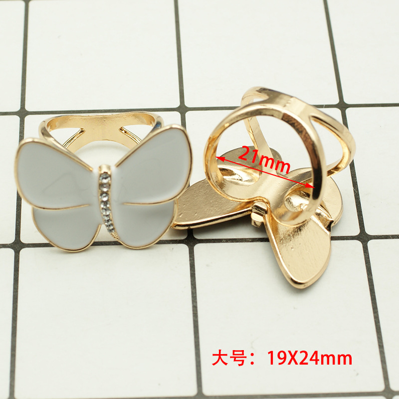 Picture of South Korea multi-functional scarf buckle high-grade Pearl fashion new Camellia windbreaker belt buckle high-end jewelry wholesale