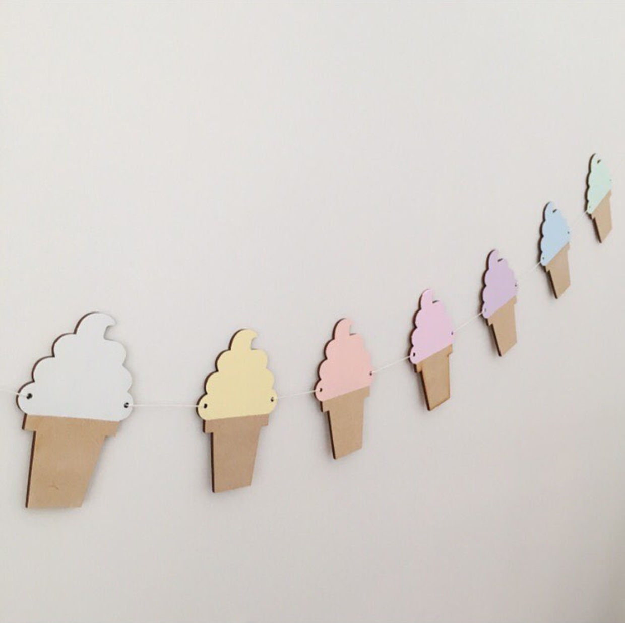 INS Nordic-style ice cream cone wooden chip pendant crib wooden hanging string flower children's room wall decoration