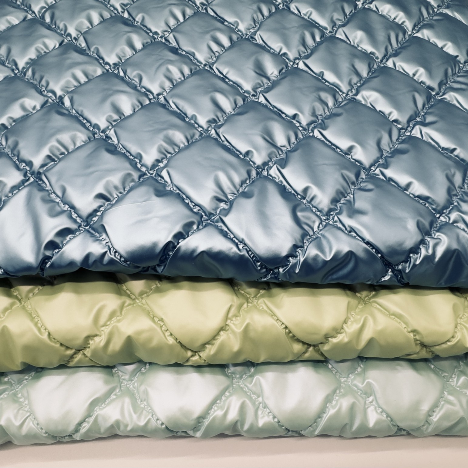 New Thickeneded Clothing Checkered Matte Glossy Imitation Quilted Ultrasonic Pleated Cotton Luggage Fabric