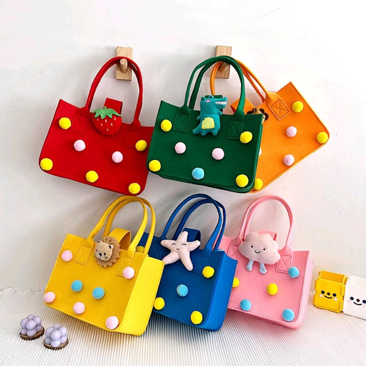 Cartoon Felt Bag Large Capacity Portable Shopping Bag Thickened Mommy Bag Gift Felt Handbag Cute Cartoon
