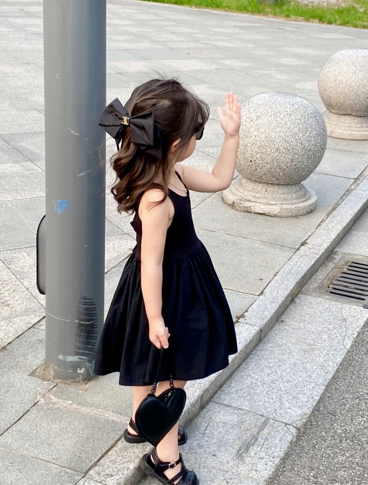 Picture of Girls Dress 2024 Summer Dress Girls Skirt Temperament Backless Cross Beach Suspender Skirt Discreet Tank Top