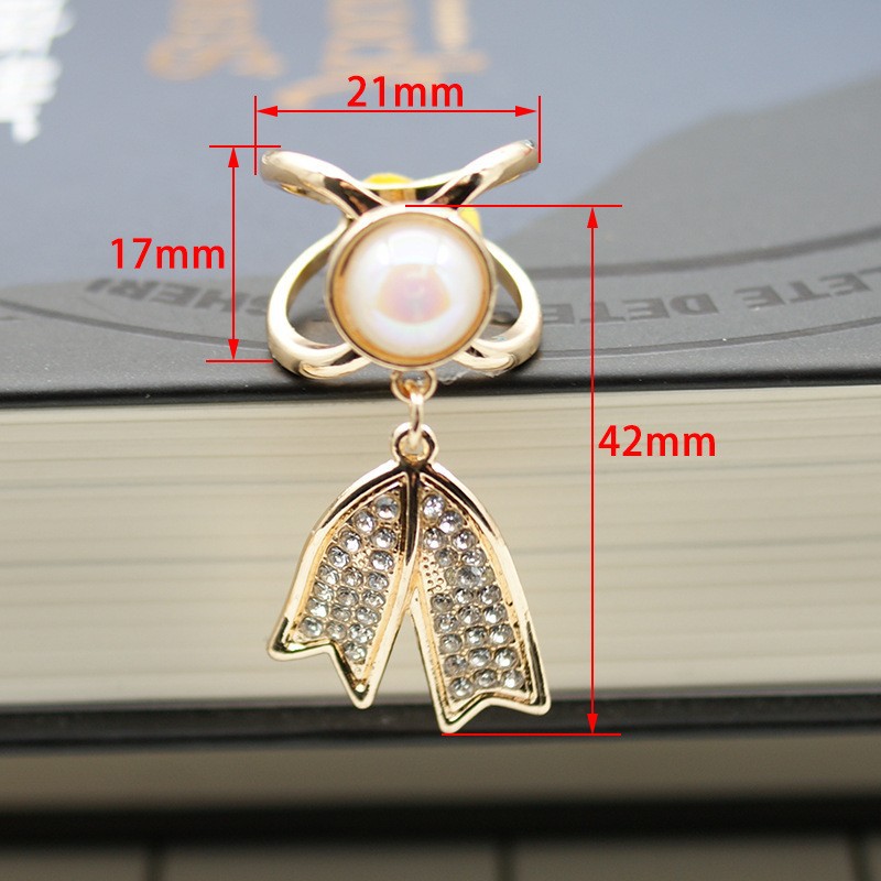 Picture of South Korea multi-functional scarf buckle high-grade Pearl fashion new Camellia windbreaker belt buckle high-end jewelry wholesale