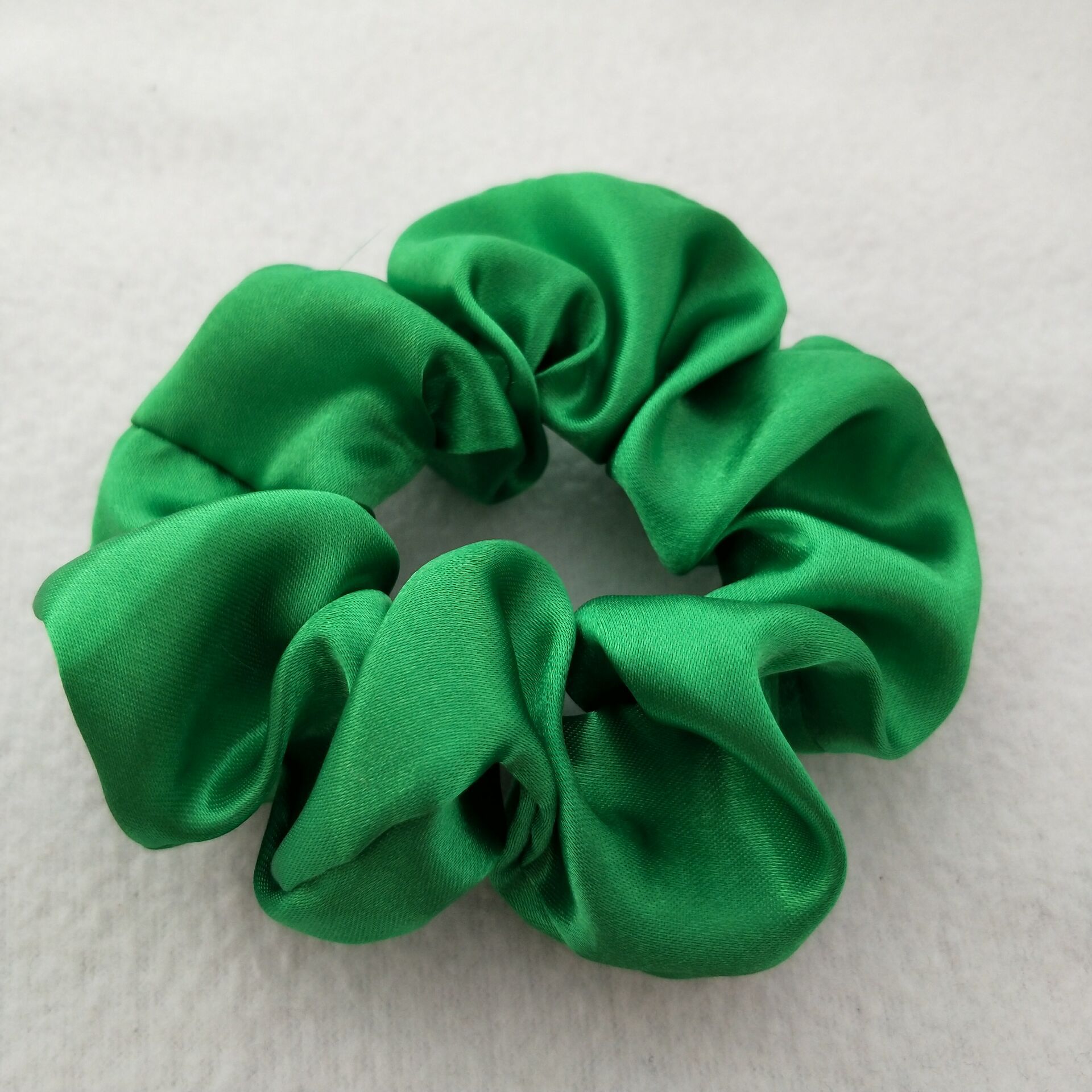 Picture of Cross-Border Amazon Satin Fabric Satin Scrunchie for Women, High-End Bun Hair Tie