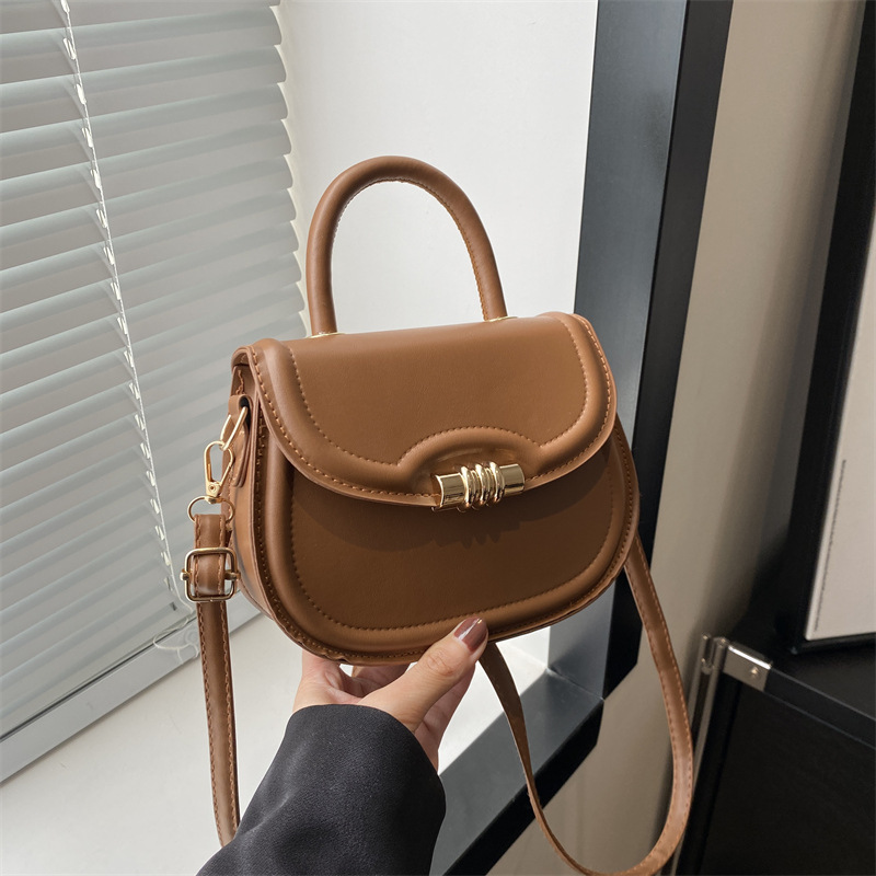 Women's bag 2024 new casual beautiful messenger bag Women's Small bag personalized trendy simple women's shoulder bag underarm bag