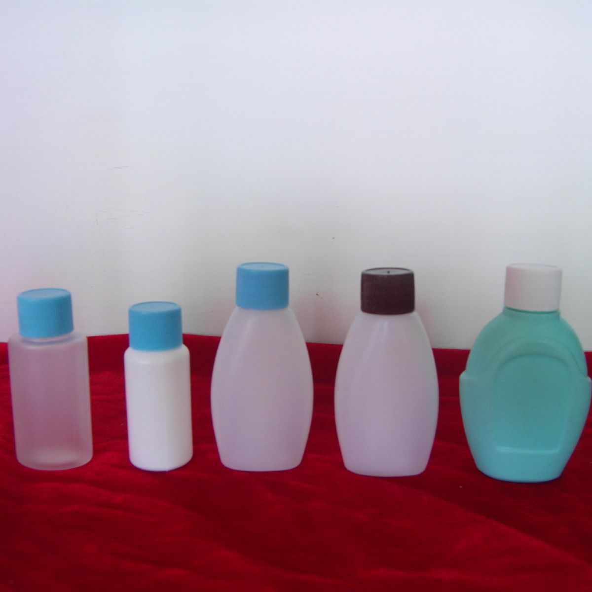 Small capacity 20 special-shaped flat bottle high temperature resistant PC PP PETG liquid flow paste packaging blow molding products manufacturers