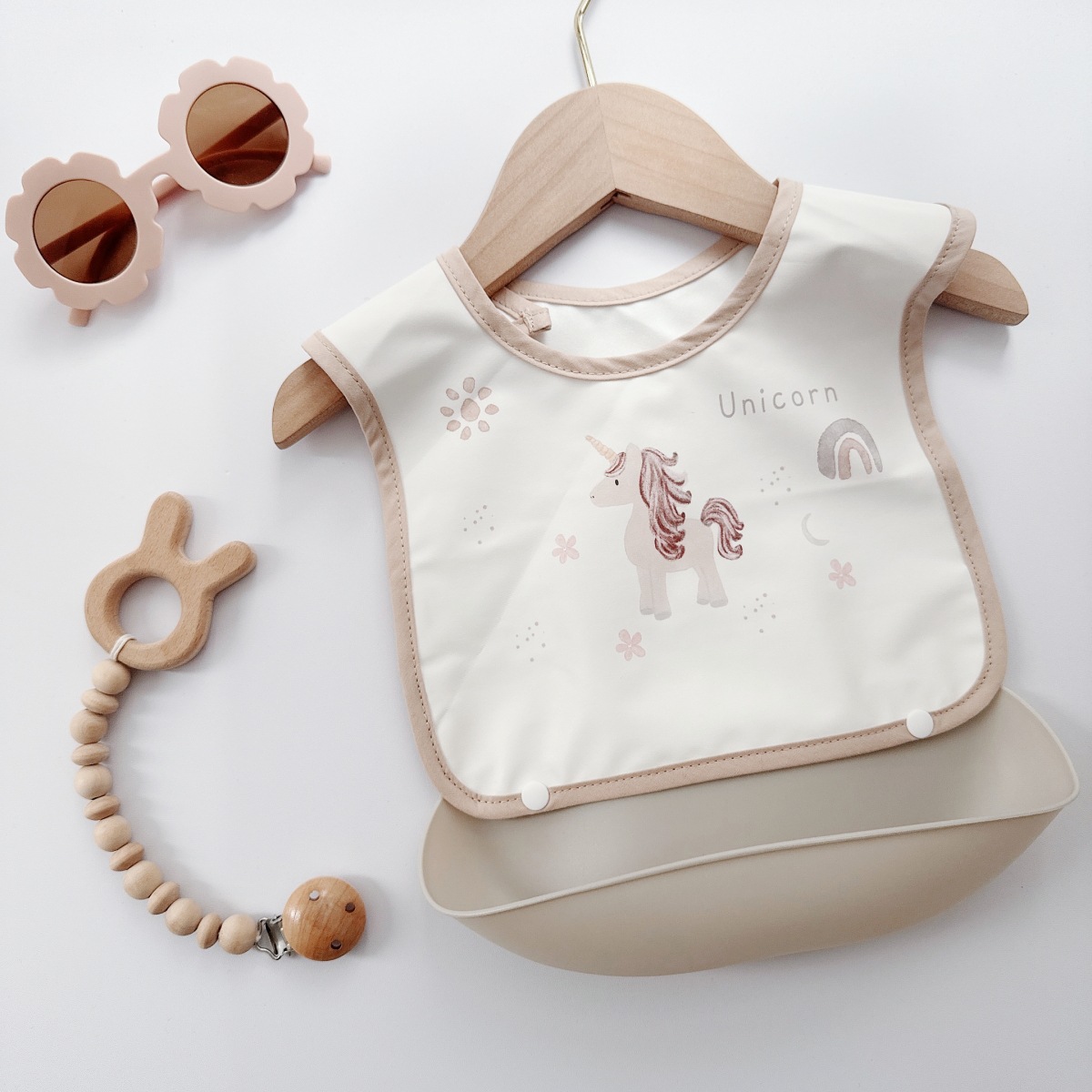 Picture of New Children's Silicone Bib Baby Meal Bag Baby Food Supplementary Food Bag Waterproof Anti-dirty Artifact PU Soft Bib
