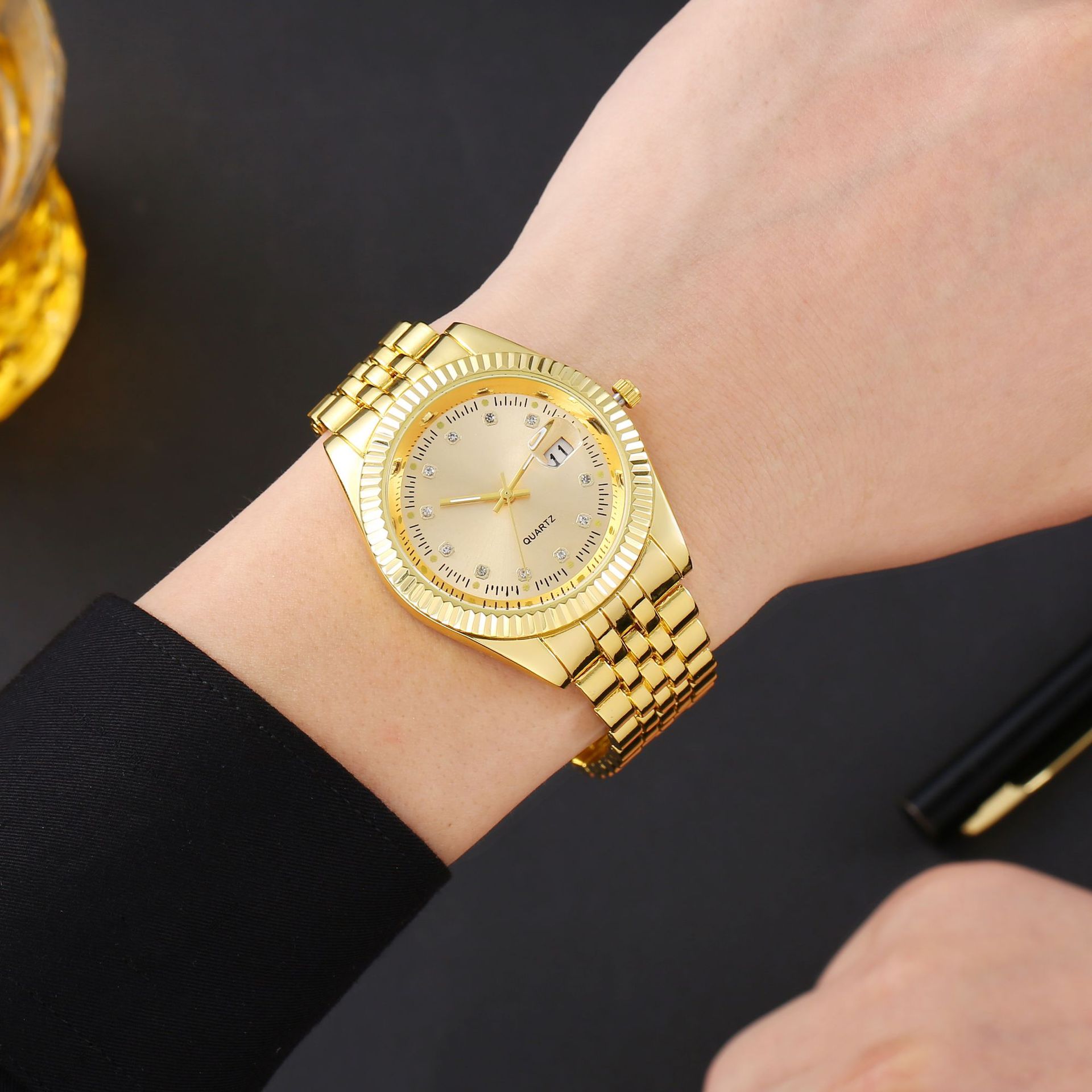 Picture of Foreign Trade Cross-border Explosions Couple's Watch Alloy Men's Calendar Business Room Gold Watch Diamond-encrusted Women's Luminous Watch