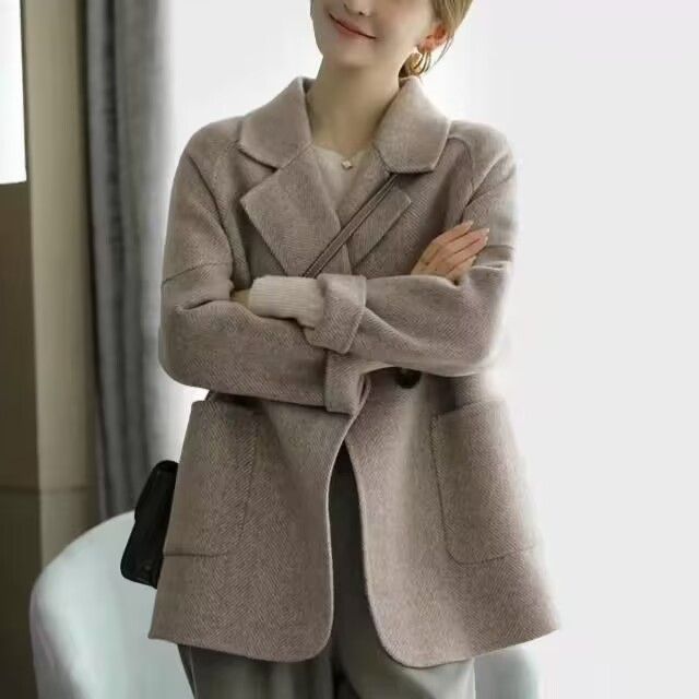Picture of Herringbone tweed coat women's 2025 autumn and winter new fashion high-end thickened casual thick high-end coat trend