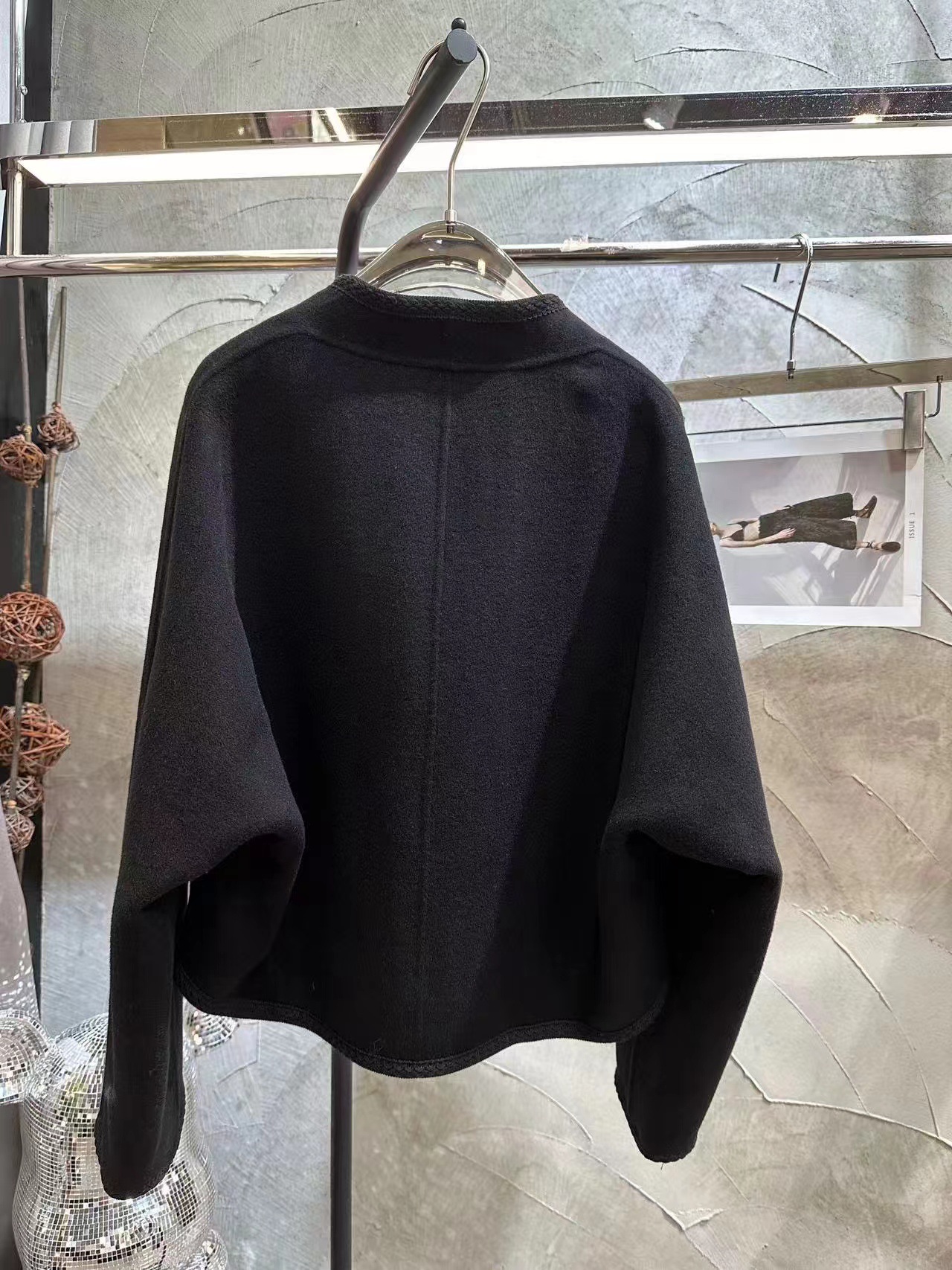 Picture of 2025 Autumn and Winter New Double-Sided Hand-Stitched Cashmere High-End Elegant Versatile Short Wool Outwear for Women