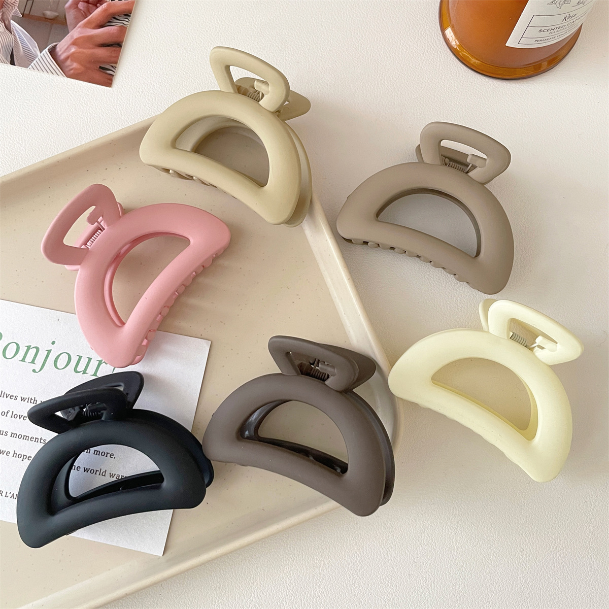 Picture of Simple Half Moon Shark Clip Classic Milk Tea Medium Grab Clip Elegant Elegant Resin Hair Grab Women's Hair Accessories