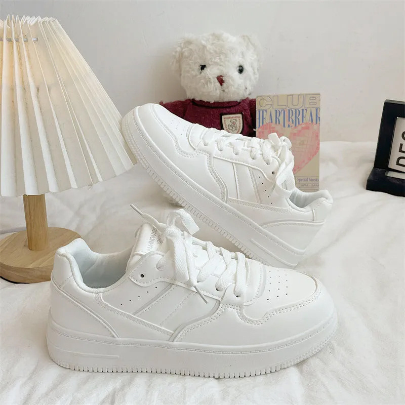 White shoes for women Spring and Autumn 2023 new dress shoes for women trendy ins niche design all-matching board shoes