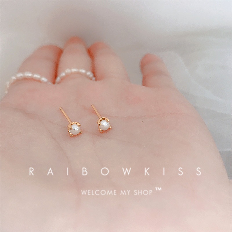 Picture of Fresh Mini Invisible Four-Claw Small Pearl Earrings Japanese Style Light Luxury and Exquisite Temperament Girl Ear Bone Nails