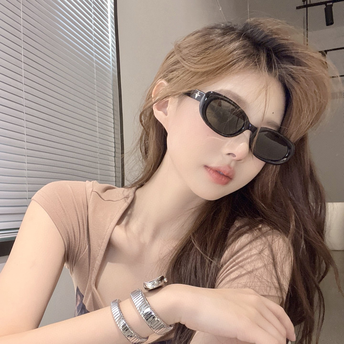 Picture of 2024 Explosions GM Plate Sunglasses Women's Slim Little Red Riding Book Star Same Style Dada Sunglasses Korean Style Void Fashion