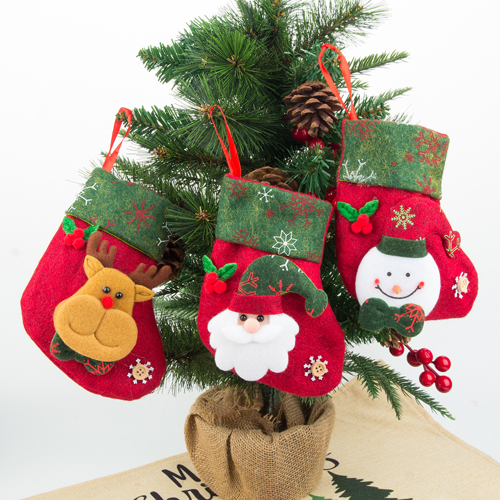 Picture of Christmas decorative small socks set retro country small Christmas socks combination pendant candy bag Christmas tree pendant