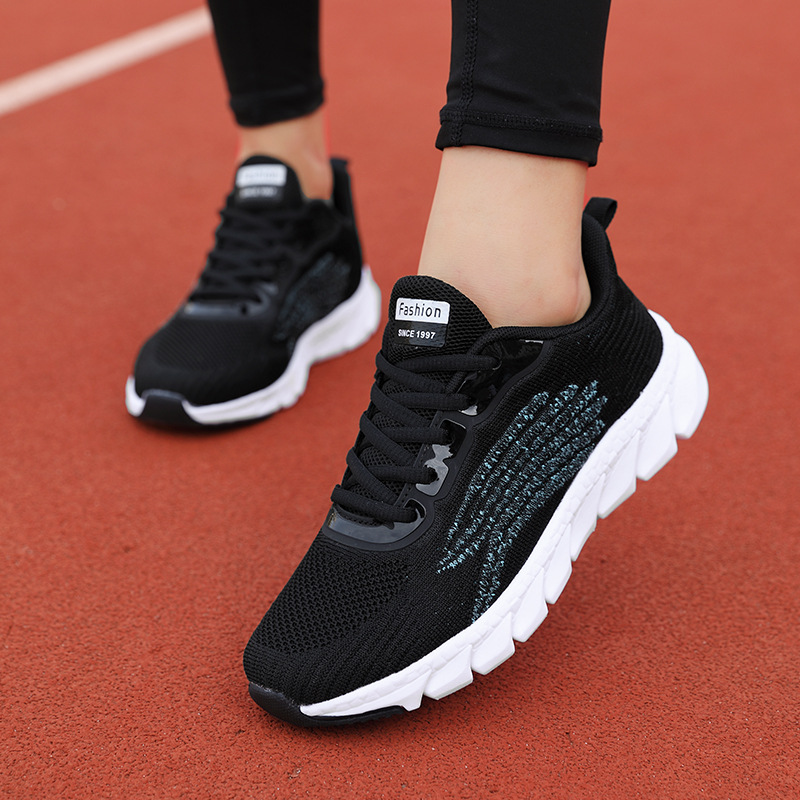 Spring New Women's Shoes, Ultra-Light Soft-Soled Sports Shoes, Women's Casual Shoes, Fly-Knit Breathable, Non-Slip, Comfortable Running Shoes for Men