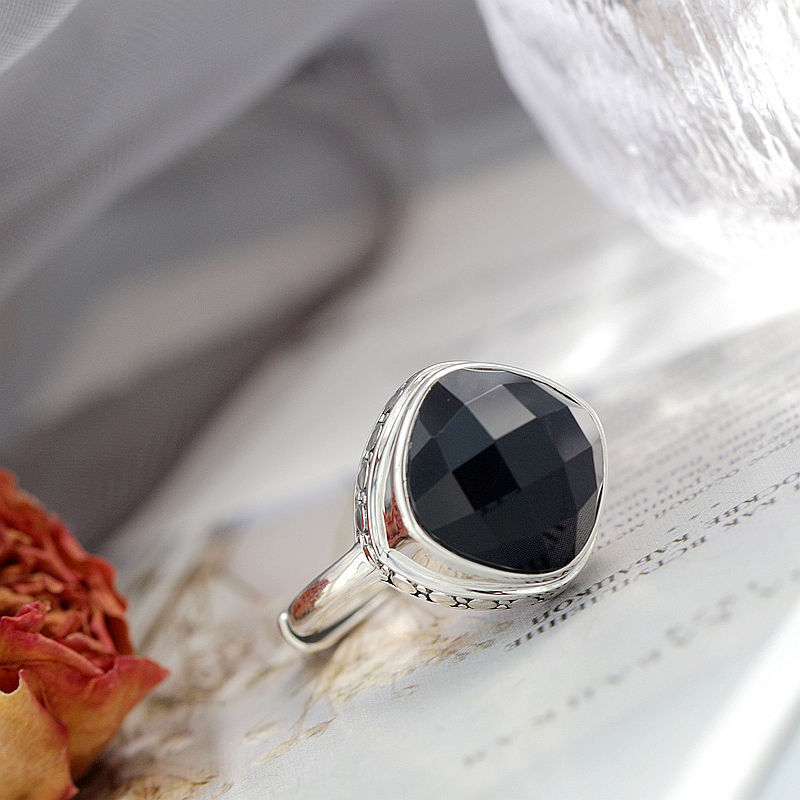 Nafoge Silver Jewelry Wholesale Elegant Personality 925 Sterling Silver Ring with Natural Black Onyx Court Vintage Silver Ring