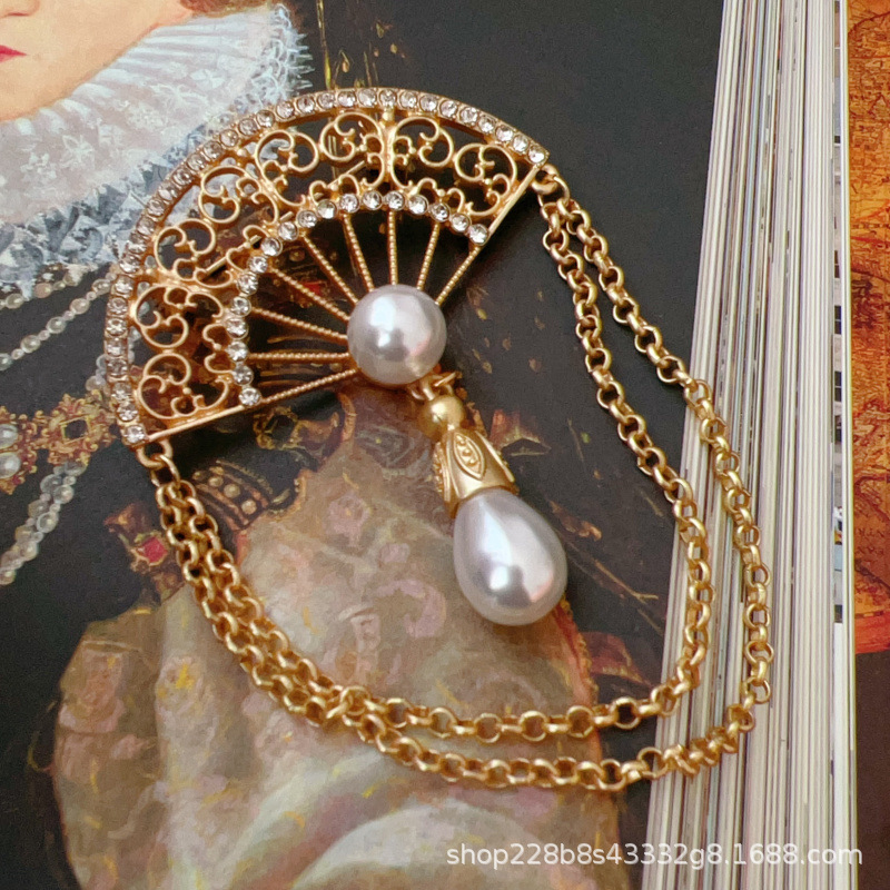 Picture of Baroque Style Brooch Pin Design Sense Elegant Temperament Fan Ethnic Style Tassel Cheongsam Hanfu Court Women