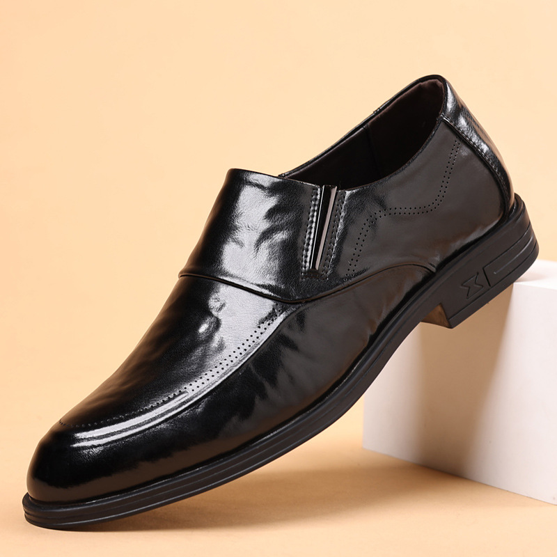 2024 Spring and Autumn New Men's Business Dress Leather Shoes Men's Hand Grab Pattern Fashion Carved Pointed Wedding Leather Shoes 800