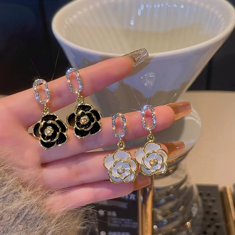 High-end retro French style Chanel style Camellia earrings female temperament earrings online celebrity flower tea ear jewelry fashion