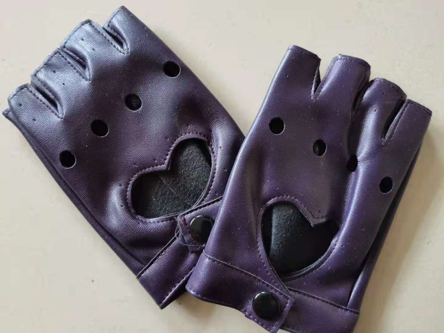 Picture of Cross-border wholesale half-finger gloves European and American women DS heart half-finger gloves stage nightclub pole dance performance gloves