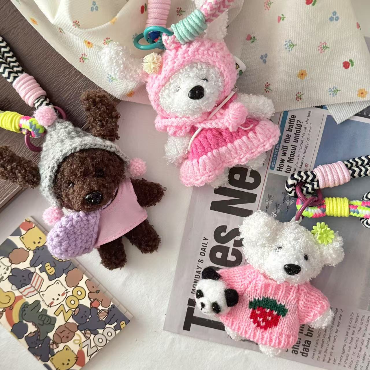 Summer pink dog pendant Korean girl key chain bag chain all-match 2025 new cold hat dog spring and summer