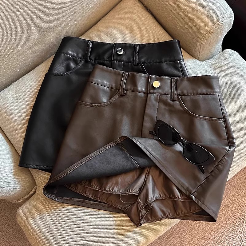 Black PU Skirt Spice Girl's Short Skirt 2024 Spring and Summer New High Waist Texturous A- Line Hip Skirt Leather Skirt for Women