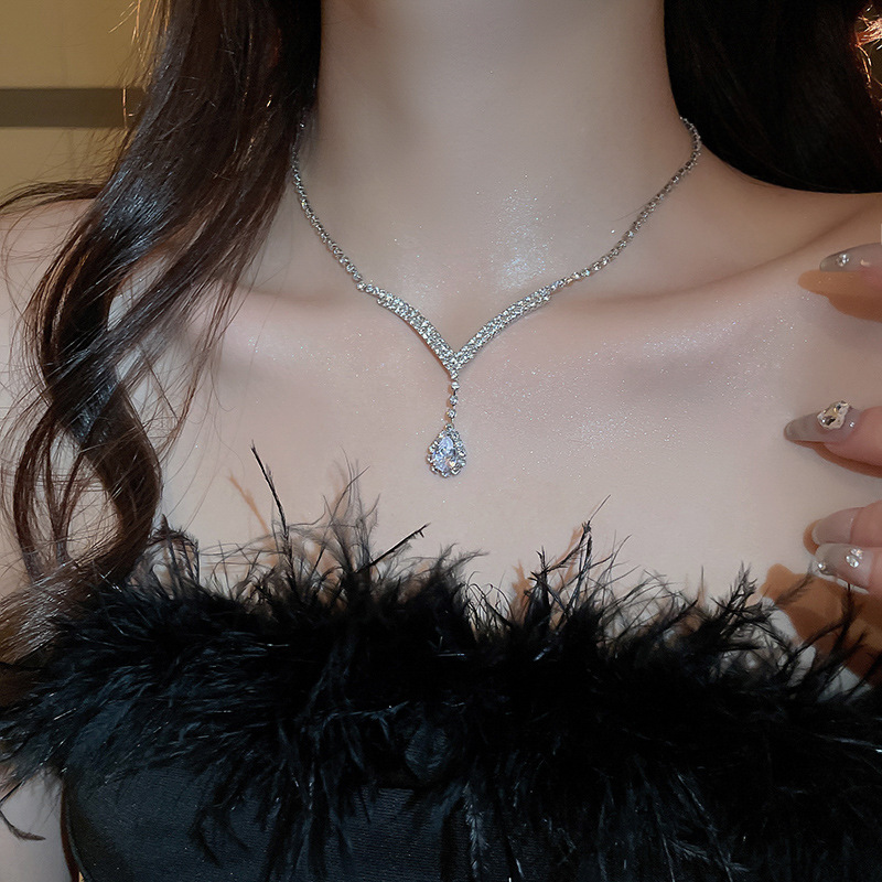 Super Flash Elegant Zircon Rhinestone Necklace Earrings suit Two-Piece Bridal Crystal Clavicle Chain Dinner Accessories Necklace