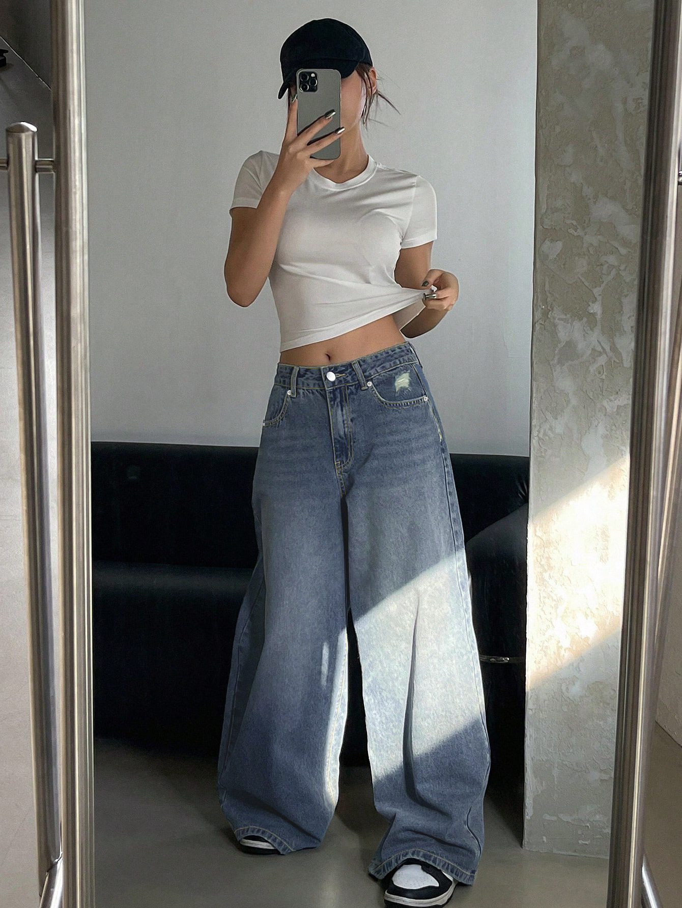 Picture of Cross-border foreign trade Amazon European and American water-washed blue wide-leg ultra-long floor-length jeans women's ripped loose casual pants