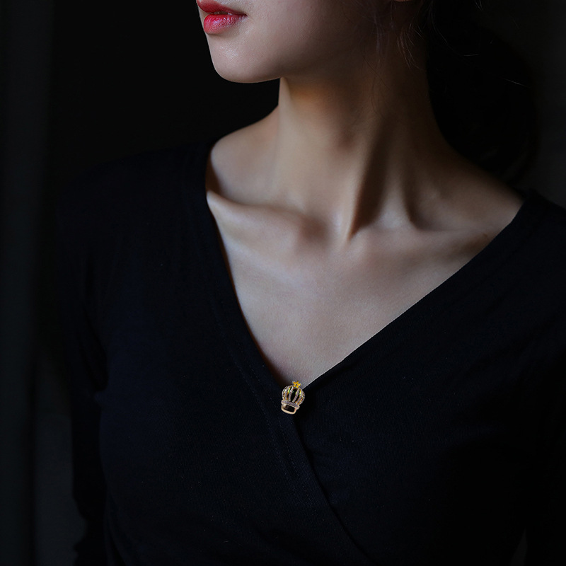 Picture of Workmanship thick gold-plated crystal cactus anti-light buckle tide personality collar pin copper zircon brooch X1955
