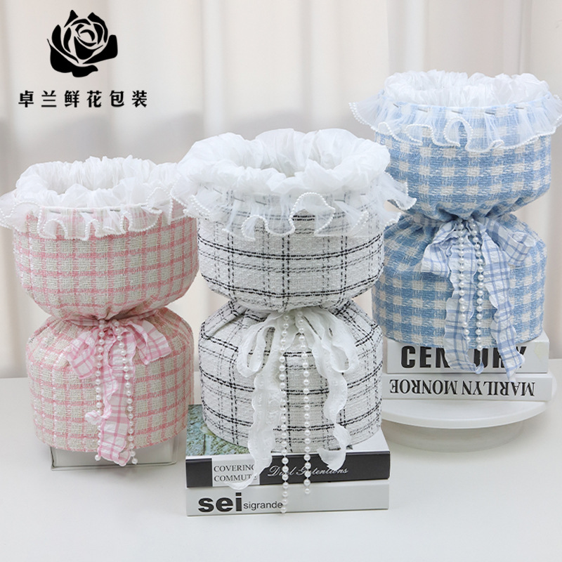 One-piece Chanel style shaping piece round bouquet floral material flower packaging lining plastic material