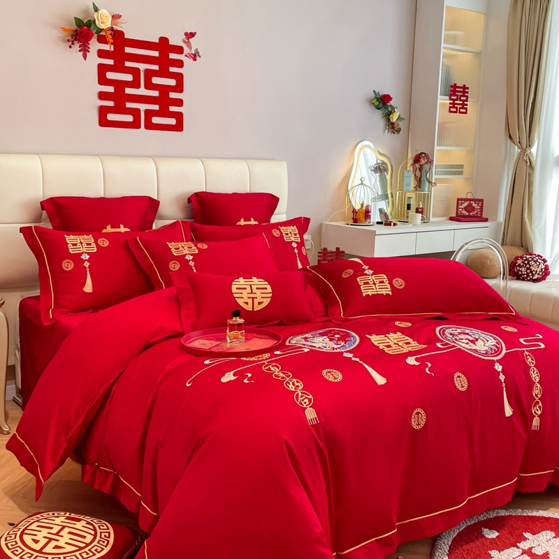 Picture of Chinese-style High-grade Wedding Four-piece Set Big Red Embroidered Wedding Dowry Quilt Cover Bed Sheet Newlywed Wedding Room Bedding