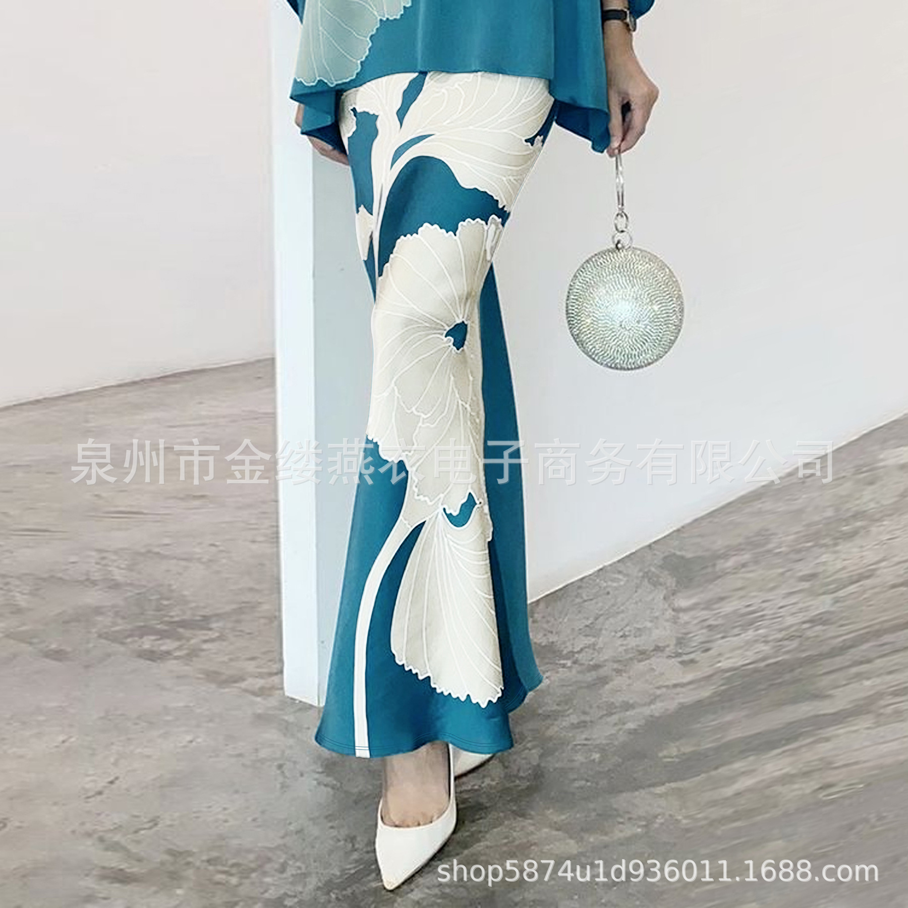 Picture of Cross-border Amazon European and American plus size Women's Autumn High Waist Retro Printed Skirt Elegant Long Hip Skirt