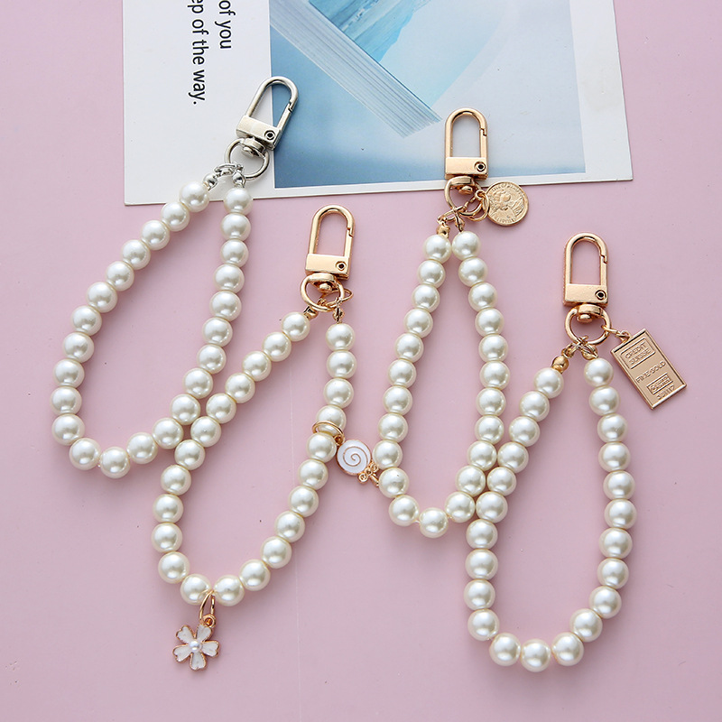 Retro Pearl Keychain Wholesale Alloy Letter Keychain Cute DIY Student Bag Pendant Mobile Phone Chain Pendant