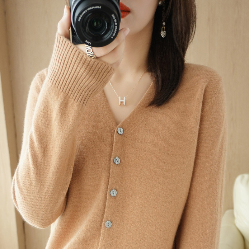 Picture of Cardigan Coat Women's Knitted Base Shirt V-Neck Long Sleeve Spring and Autumn 2025 New Style Outer Sweater Women's Korean Style